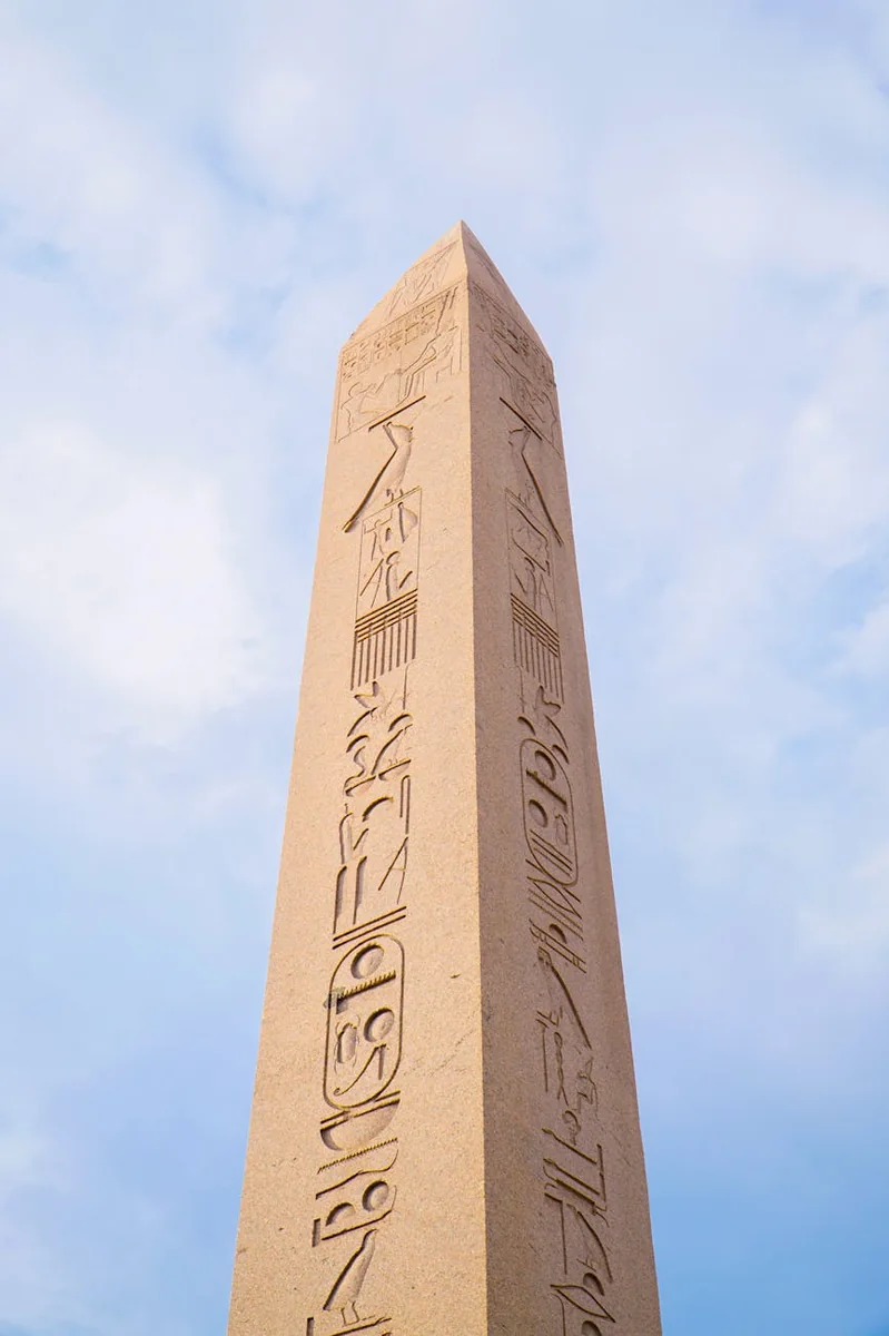 城市纪实分区焦点条目缩略图，清晨街市画面